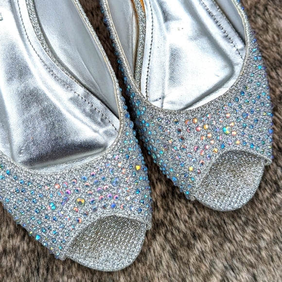 David's Bridal Peep Toe Low Wedge Silver AJUSTIN10 Women's 7 - Picture 9 of 11